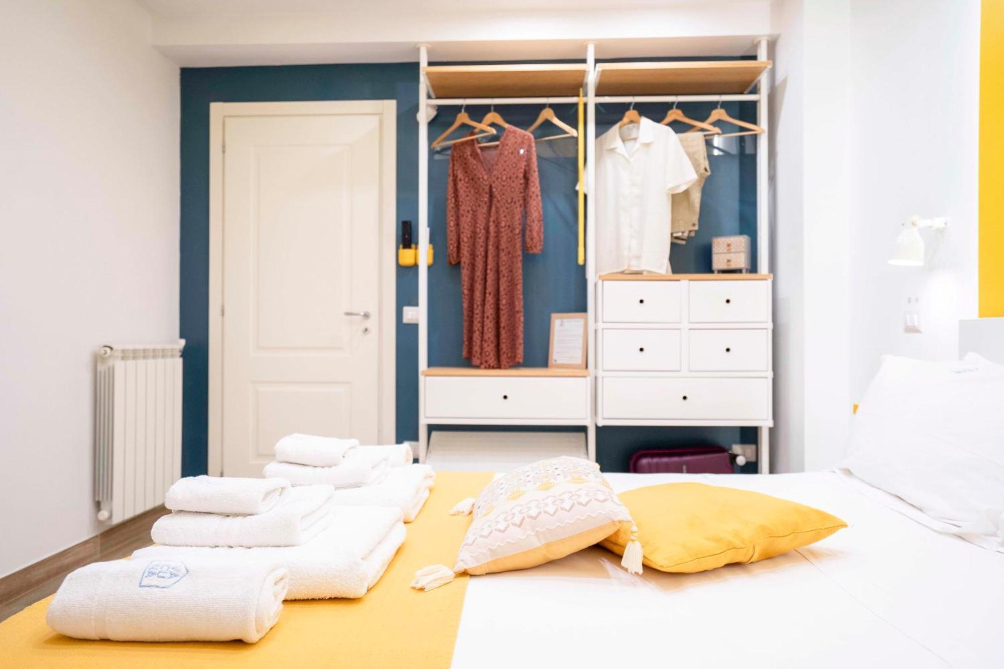 Vacuna Pleasant Rooms Napels Buitenkant foto